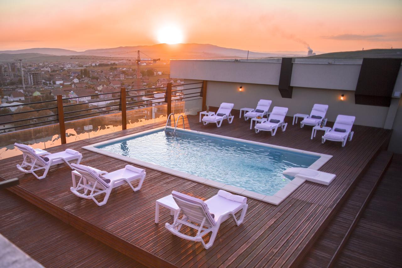 Semitronix Hotel Prishtina Pristina Exteriör bild