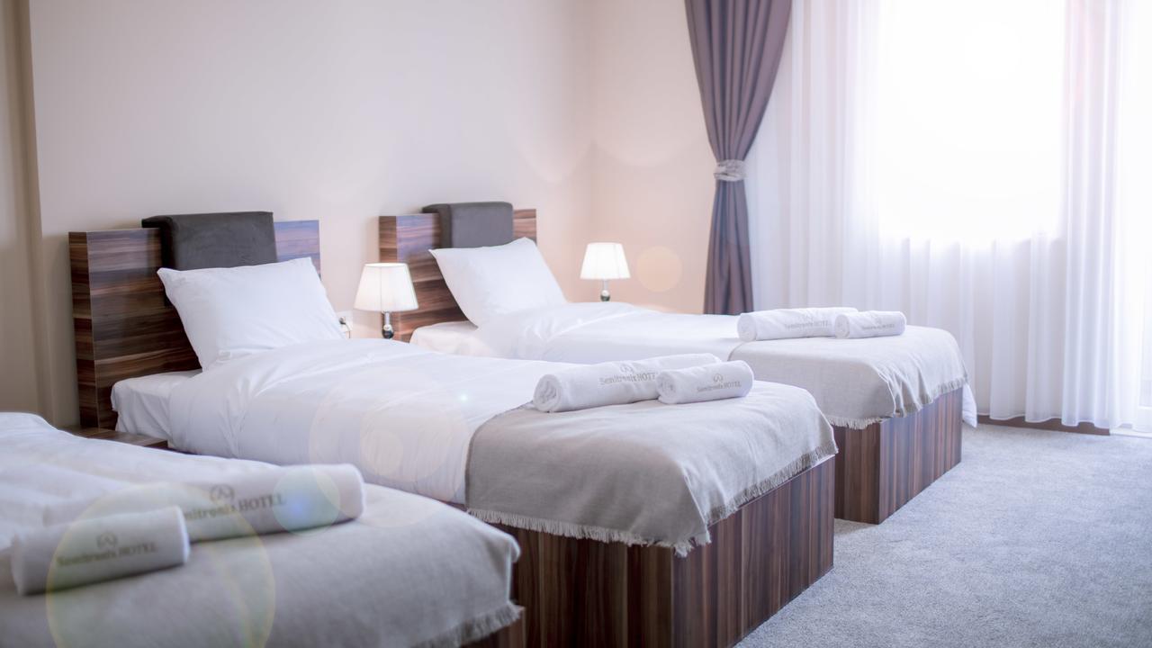 Semitronix Hotel Prishtina Pristina Exteriör bild