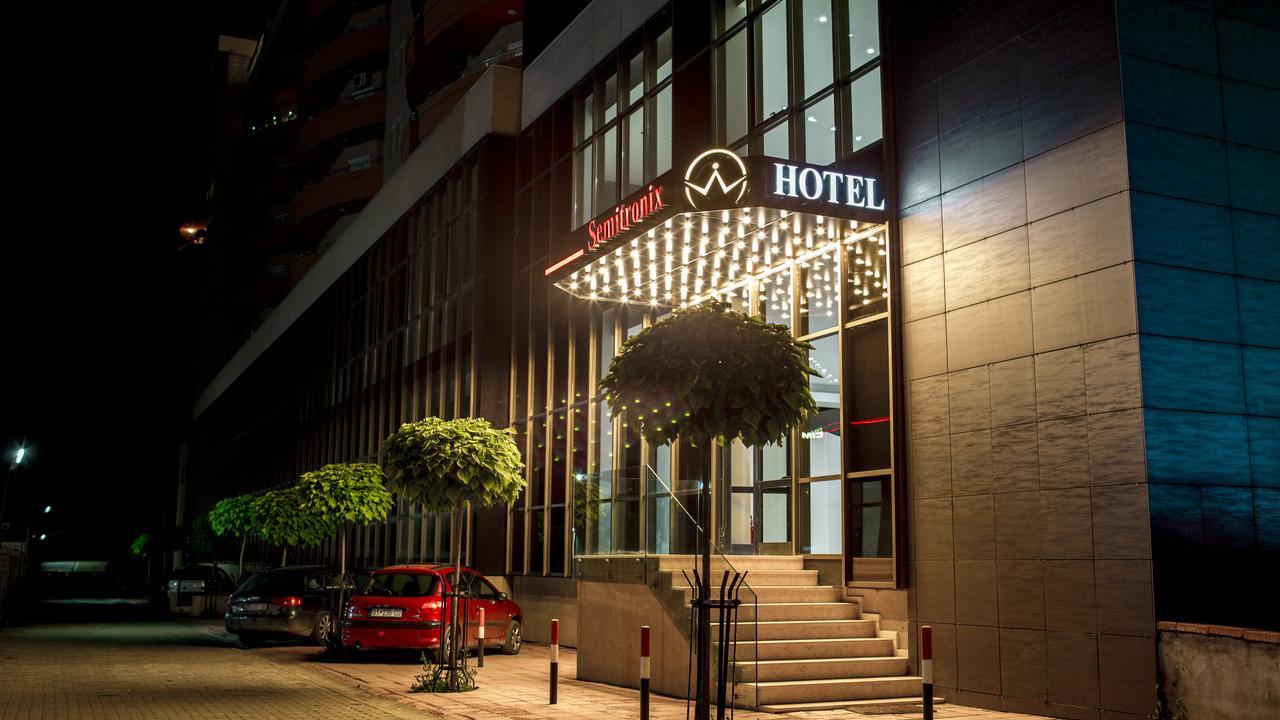 Semitronix Hotel Prishtina Pristina Exteriör bild